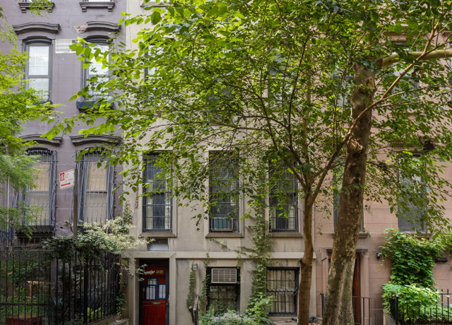 Property at 534 E 87th St, New York City, NY 10128, 4 beds, 3 baths