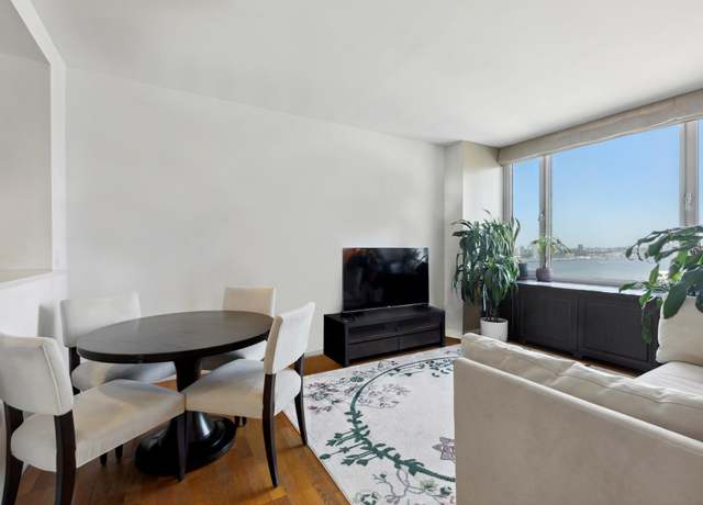 Property at 635 W 42nd St Unit 28D, New York City, NY 10036, 2 beds, 2 baths