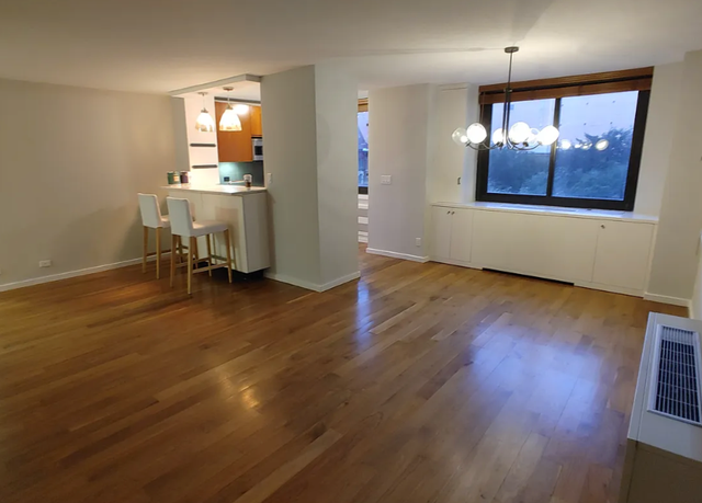 Property at 515 E 72nd St Unit 4b, New York City, NY 10021, 2 beds, 2 baths