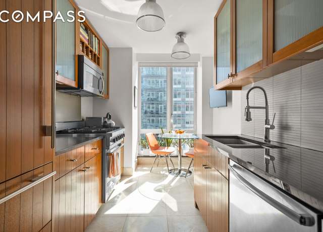 Property at 250 E 53rd St #2502, New York City, NY 10022, 2 beds, 2 baths