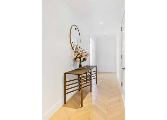 Property at 200 E 83rd St Unit 17C, New York City, NY 10028, 3 beds, 3 baths