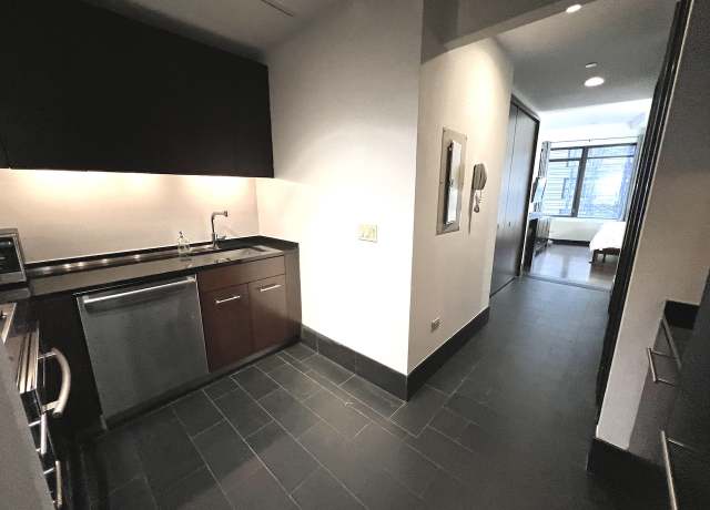 Property at 40 Broad St Unit 21C, New York City, NY 10004, 1 bath