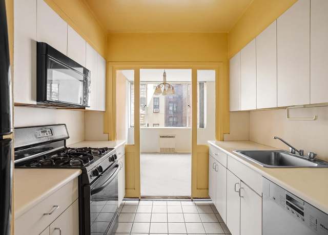 Property at 333 E 69th St Unit 3J, New York City, NY 10021, 2 beds, 2 baths