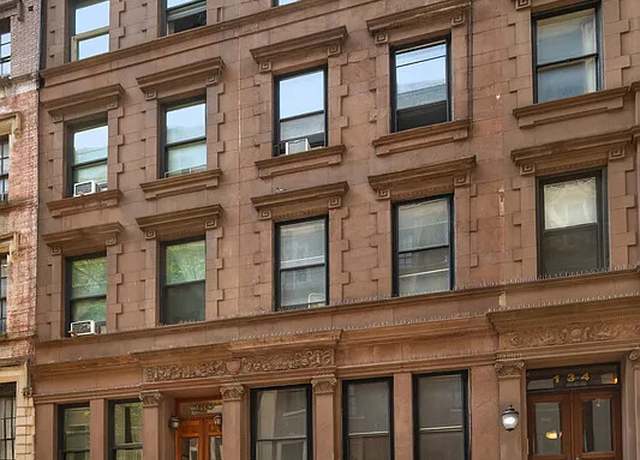 Property at 132 W 73rd St, New York City, NY 10023, 10 beds, 9 baths