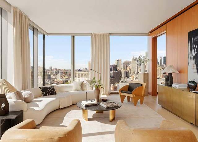 Property at 215 Chrystie St Unit 28E, New York City, NY 10002, 3 beds, 3 baths