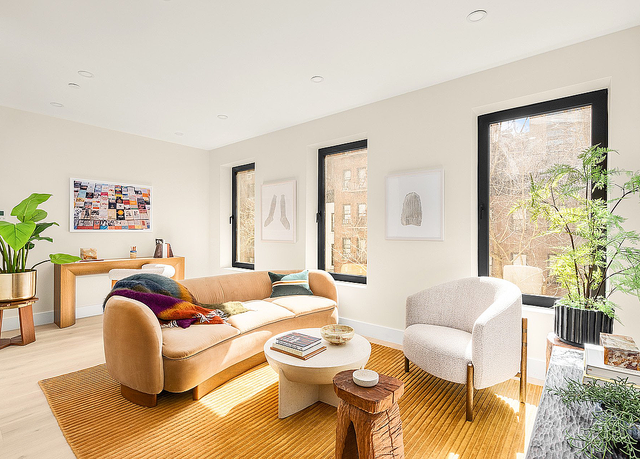 Property at 221 E 48th St #3, New York City, NY, 2 beds, 2 baths