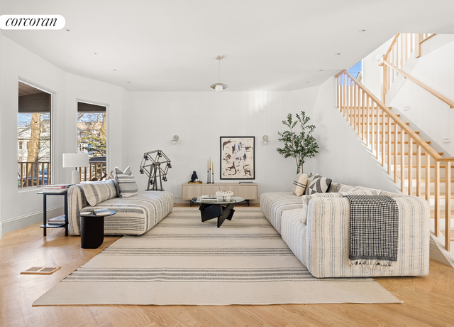 Property at 453 Stratford Rd, Brooklyn, NY 11218, 5 beds, 4.5 baths