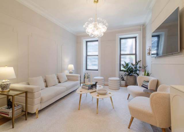Property at 350 W 48th St Unit 4E, New York City, NY 10036, 1 bed, 1 bath