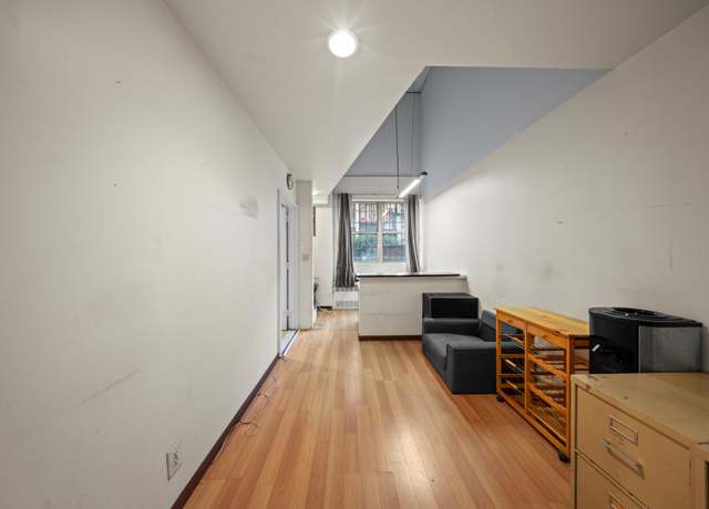 Property at 420 W 23rd St Unit 1CC, New York City, NY 10011, 2 baths