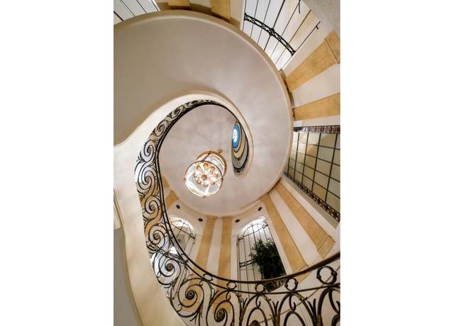 Property at 349 W 86th St, New York City, NY 10024, 7 beds, 10.5 baths