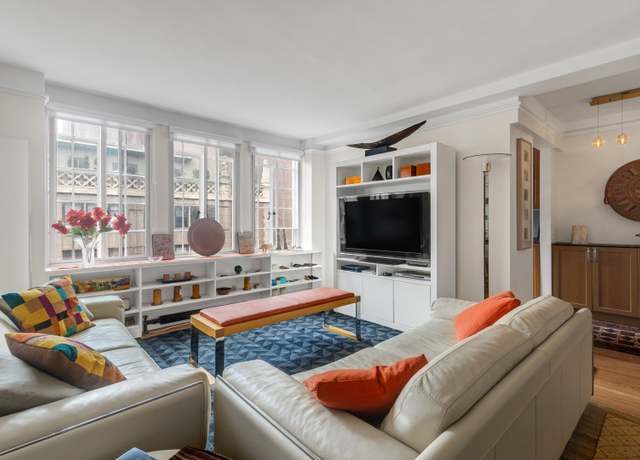 Property at 321 E 43rd St #1009, New York City, NY 10017, 2 beds, 2 baths