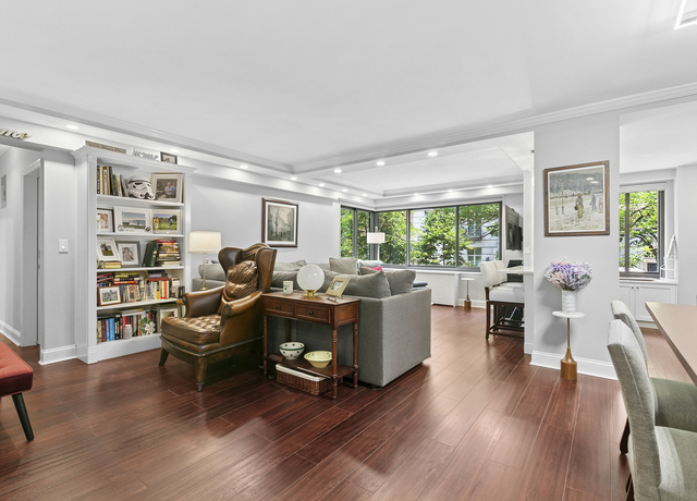 Property at 10 E End Ave Unit 2F, New York City, NY 10075, 2 beds, 2 baths