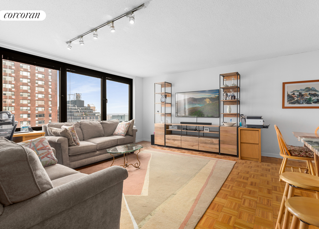 Property at 1641 3rd Ave Unit 27J, New York City, NY 10128, 1 bed, 1 bath