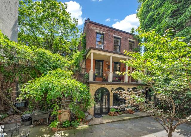 Property at 422 W 46th St Unit 2R, New York City, NY 10036, 3 beds, 3 baths