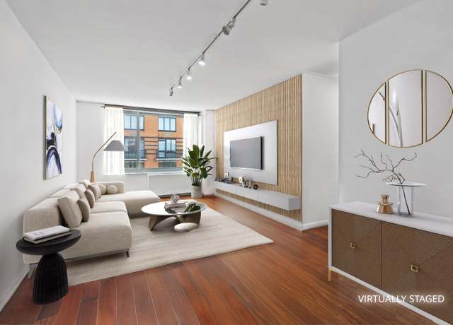 Property at 2 S End Ave Unit 9H, New York City, NY 10280, 2 beds, 1 bath