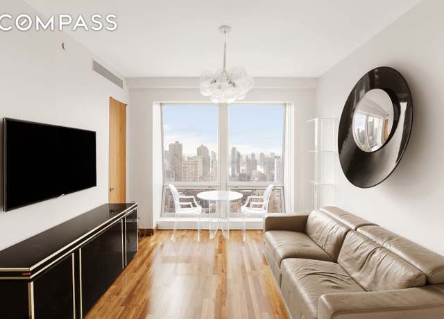 Property at 400 5th Ave Unit 41D, New York City, NY 10018, 1 bed, 1.5 baths