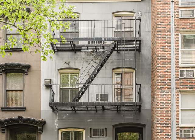 Property at 206 E 30th St, New York City, NY 10016, 6 beds, 5 baths