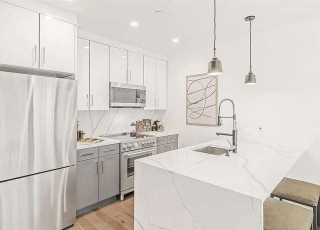 Property at 30-37 32nd St Unit 4-B, New York City, NY 11102, 1 bed, 1 bath