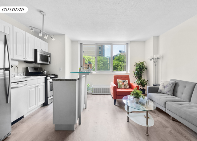 Property at 345 E 93rd St Unit 2E, New York City, NY 10128, 1 bed, 1 bath