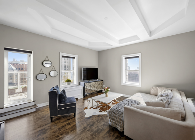 Property at 15 Broad St #3530, New York City, NY 10005, 3 beds, 3 baths