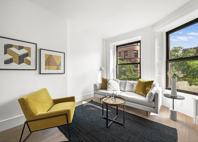 Property at 109 W 82nd St Unit 3A, New York City, NY 10024, 2 beds, 1 bath