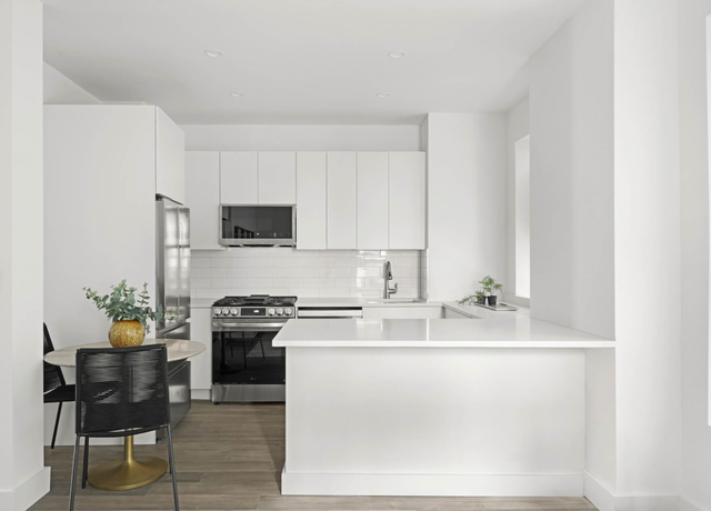 Property at 411-421 Manhattan Ave #4, New York City, NY 10026, 2 beds, 2 baths