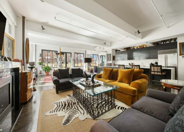 Property at 347 W 39th St Unit 8E, New York City, NY 10018, 3 beds, 3 baths