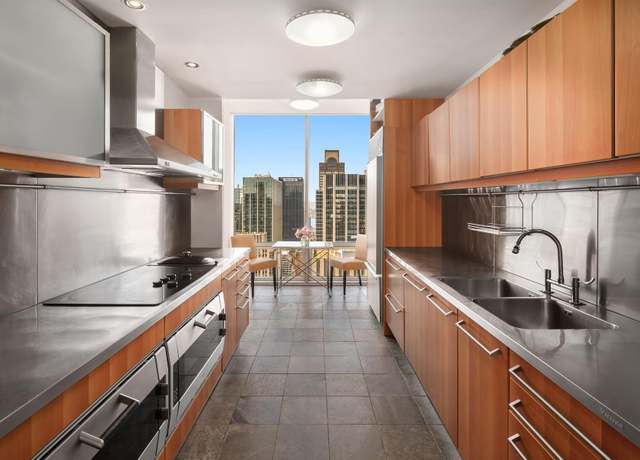 Property at 641 5th Ave Unit 42HA, New York City, NY 10022, 4 beds, 6 baths