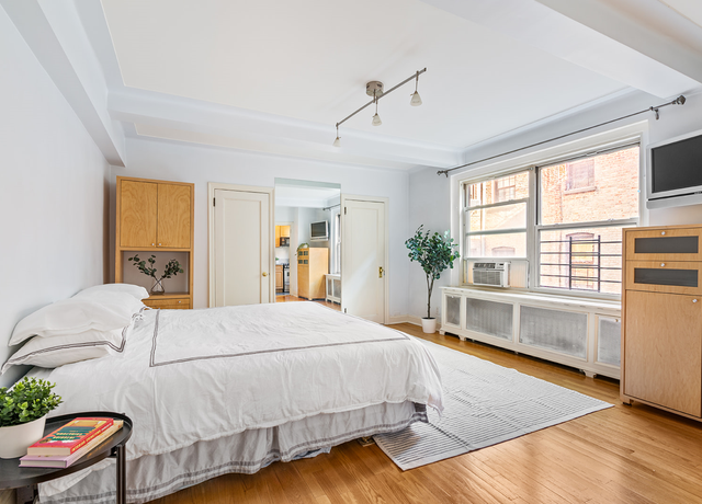 Property at 70 Remsen St Unit 6J, Brooklyn, NY 11201, 1 bath
