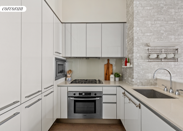 Property at 25 Broad St Unit 6M, New York City, NY 10004, 1 bed, 1 bath