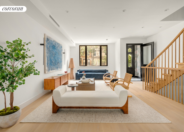 Property at 137 Kingsland Ave, Brooklyn, NY 11222, 3 beds, 3 baths
