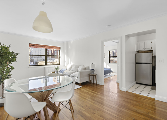 Property at 186 W 80th St Unit 6J, New York City, NY 10024, 1 bed, 1 bath