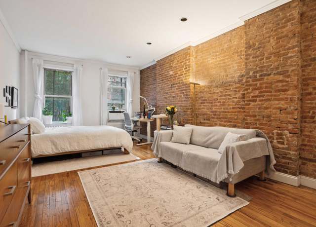 Property at 212 E 88th St Unit 2-D, New York City, NY 10128, 1 bath