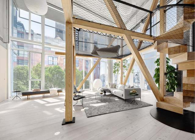 Property at 165 Charles St #1, New York City, NY 10014, 4 beds, 4.5 baths