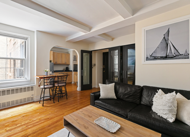 Property at 155 E 49th St Unit 5G, New York City, NY 10017, 1 bath