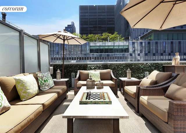 Property at 555 W 59th St Unit TH3C, New York City, NY 10019, 3 beds, 4.5 baths