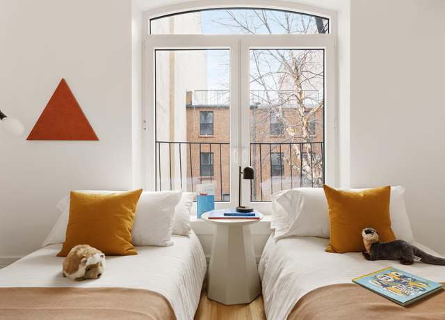 Property at 370 Lenox Ave #401, New York City, NY 10027, 3 beds, 2.5 baths