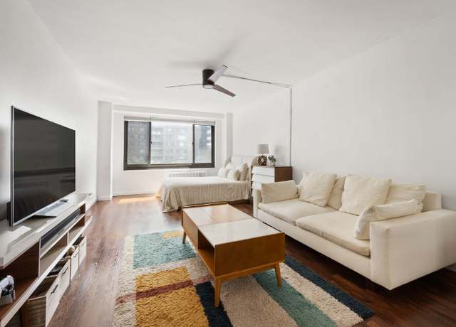 Property at 185 Hall St #502, Brooklyn, NY 11205, 1 bath