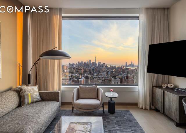 Property at 25 W 28th St Ph 42B, New York City, NY 10001, 1 bed, 1.5 baths