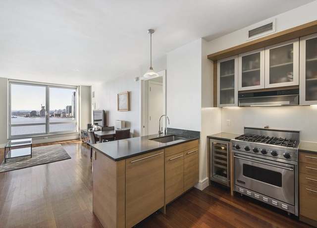 Property at 30 West St Unit 31-G, New York City, NY 10004, 2 beds, 2 baths