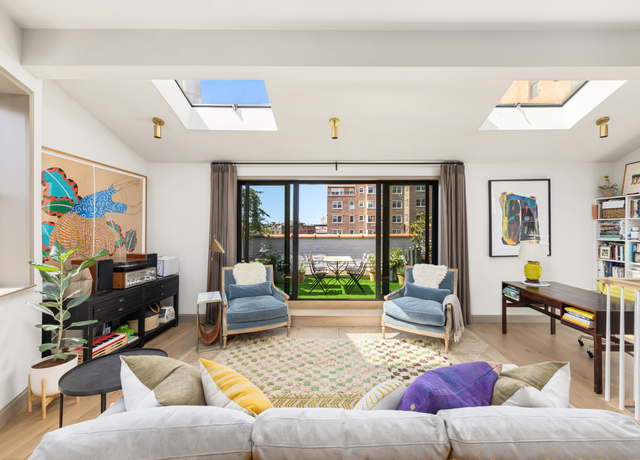 Property at 15 Jones St Unit 6A, New York City, NY 10014, 3 beds, 2.5 baths