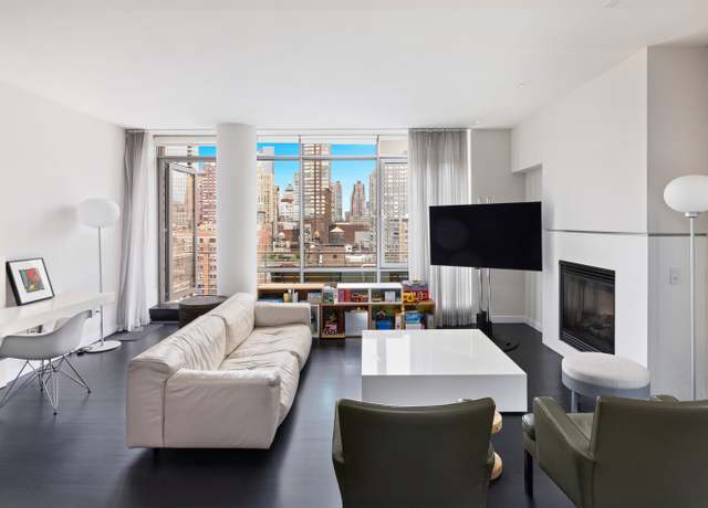 Property at 120 W 72nd St Unit 15A, New York City, NY 10023, 4 beds, 4 baths