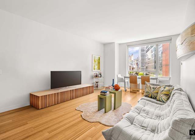 Property at 2 River Ter Unit 7-M, New York City, NY 10282, 3 beds, 3 baths