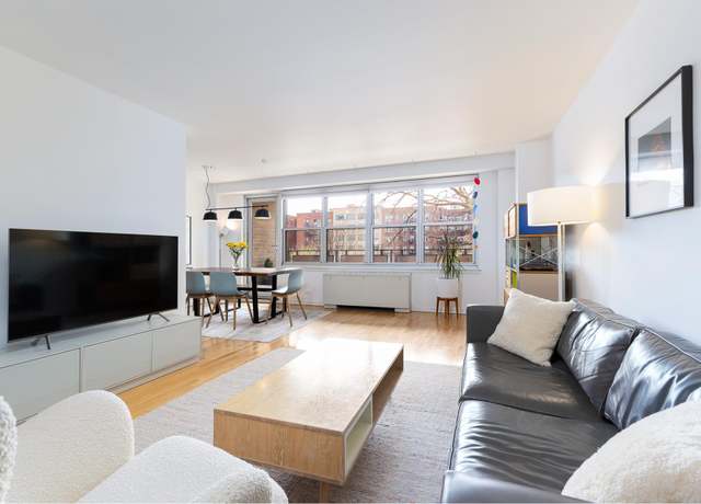 Property at 135 Ocean Pkwy Unit 4M, Brooklyn, NY 11218, 2 beds, 2 baths