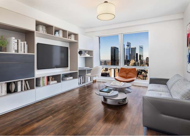Property at 400 5th Ave Unit 43F, New York City, NY 10018, 1 bed, 1.5 baths