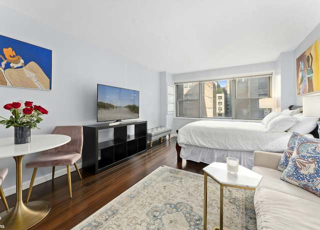 Property at 10 W 15th St #924, New York City, NY 10011, 1 bath