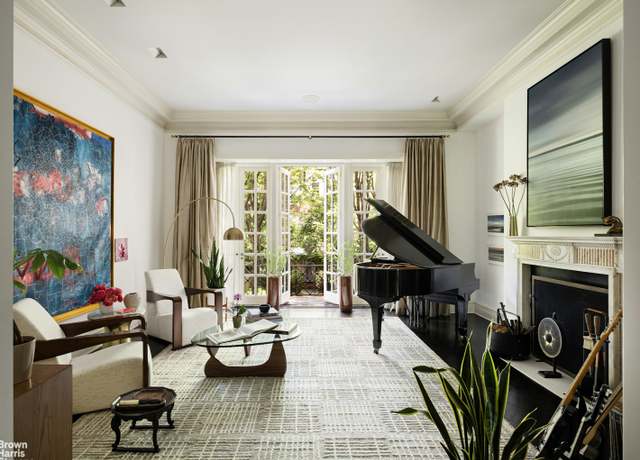 Property at 208 E 62nd St, New York City, NY 10065, 4 beds, 4 baths