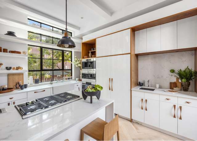 Property at 181 President St, Brooklyn, NY 11231, 4 beds, 3.5 baths