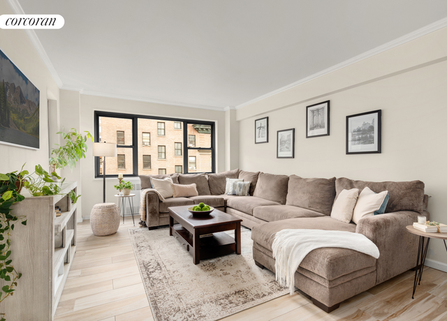 Property at 136 E 76th St Unit 10C, New York City, NY 10021, 2 beds, 1 bath