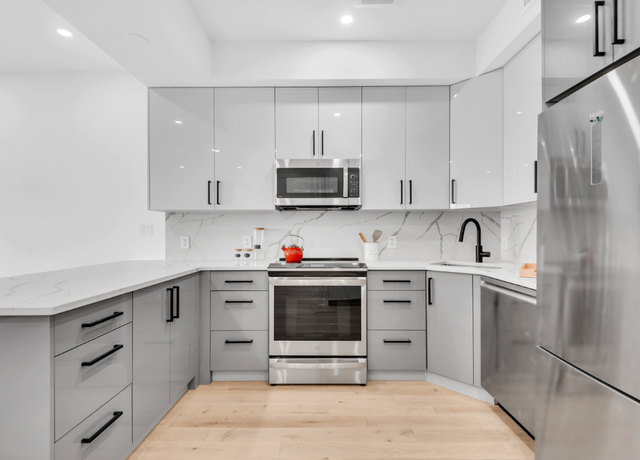 Property at 41-13 39th Pl #2, New York City, NY 11104, 2 beds, 2 baths